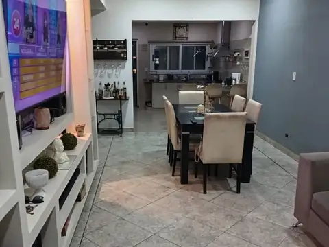Casa 4 ambientes con 3 baños