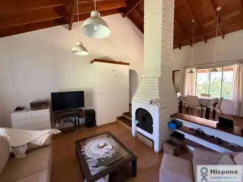 Casa 5 ambientes con 3 baños