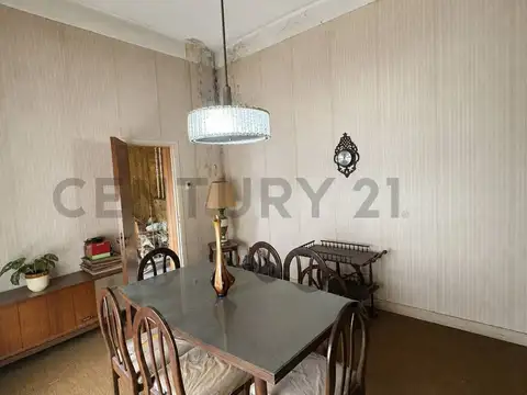 Casa 6 ambientes con 1 baño
