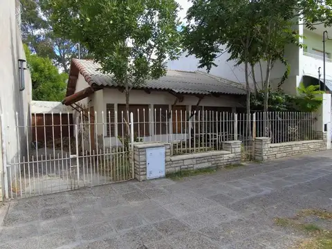 En Venta Casa en Lote de 500m2 | Apto Desarrollo | Rivadavia 735 Neuquén