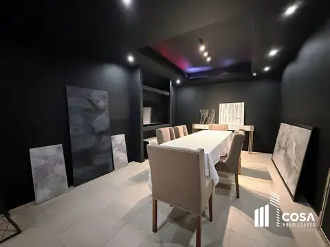 Casa en Alquiler con 4 cocheras