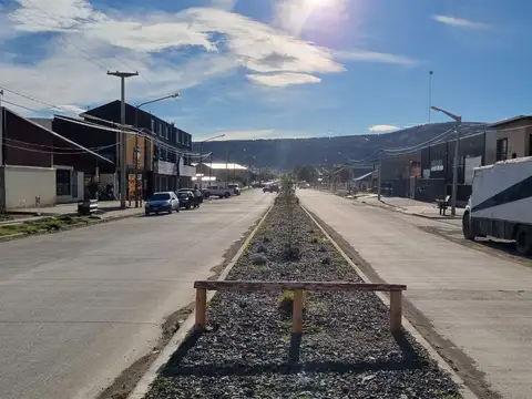 Lote para locales comerciales o varios departamentos.