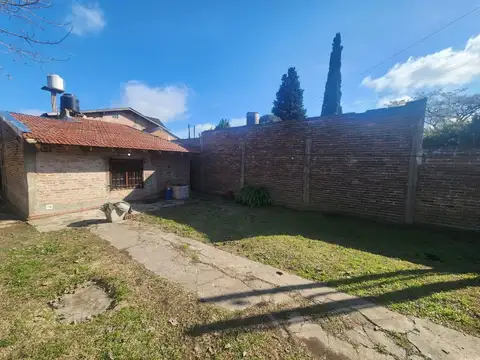 Casa 2 ambientes con 1 baño