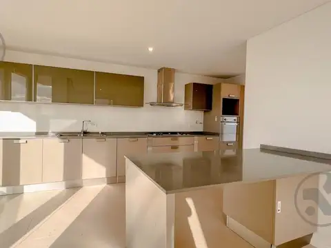 Departamento 4 ambientes con 3 baños