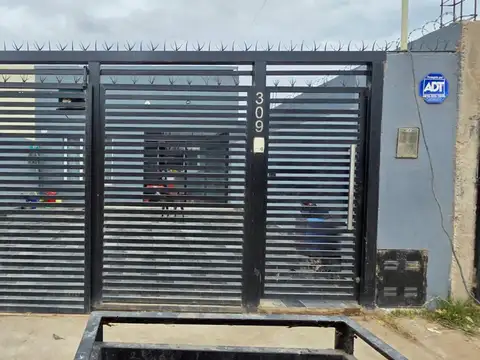 EN VENTA CASA  EN PH , PLANTA BAJA DOS DORMITORIOS