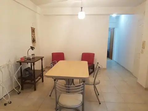 14 E/ 57 Y 58: DEPTO EN VENTA 1 DORMITORIO CON COCHERA