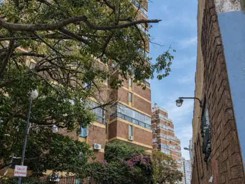Avenida Castro Barros 100