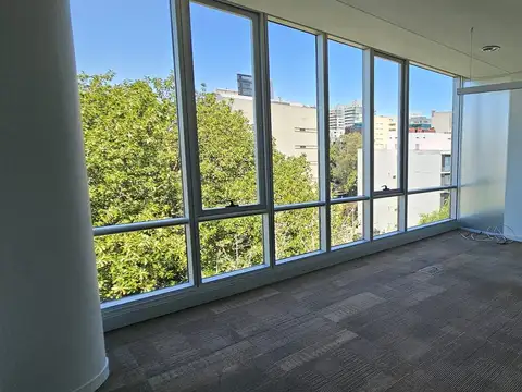 Oficina en Alquiler al Norte