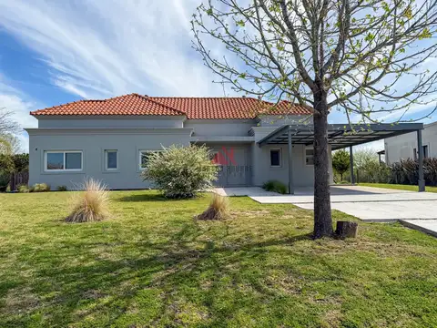 Casa  en Venta en La Diligencia, Pilara, Pilar