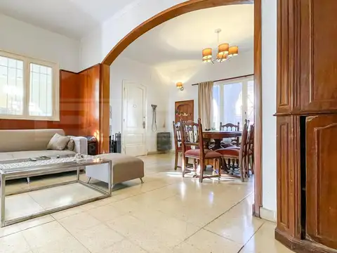 Salta  al 3800, entre bouchard y diaz velez