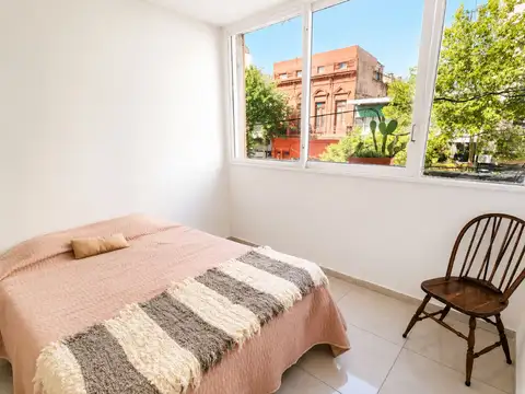 Avenida Almirante Brown 800