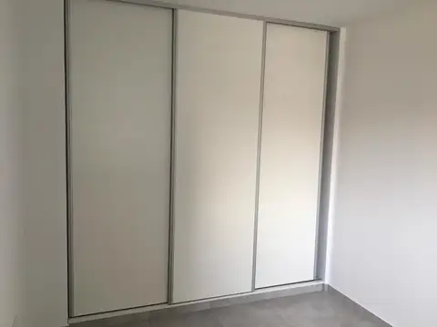 DEPARTAMENTO 2 AMBIENTES CON COCHERA.-