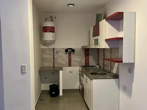 ALQUILER MONOAMBIENTE PISO 1 POR ESCALERA