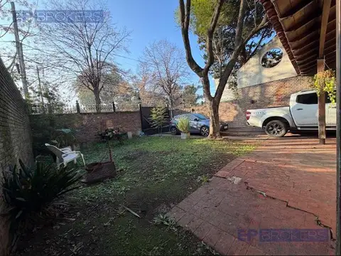 Casa en Venta con 4 cocheras
