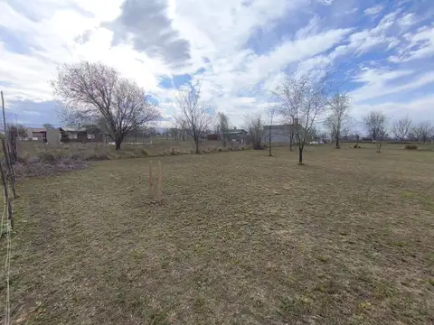 SE VENDE TERRENO BARRIO SOLAR LOS MOLINOS