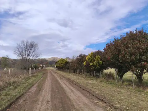 SE VENDE TERRENO BARRIO SOLAR LOS MOLINOS