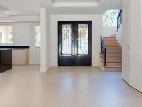 Casa en Venta en Club Miralagos, USD 450.000