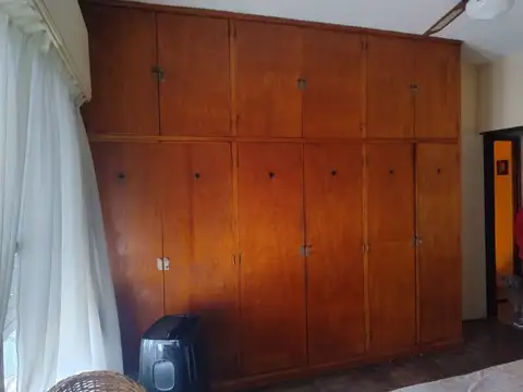 VENTA CASA 5 AMBIENTES 310M2 CON PARQ. EL PALOMAR