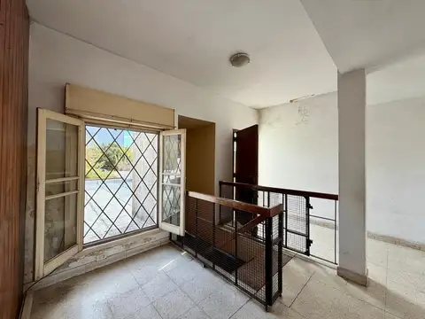 Casa 6 ambientes con 4 baños