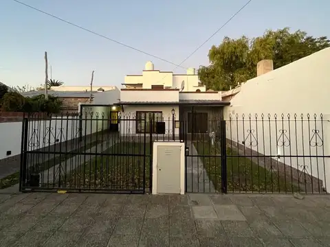 Casa en venta en Villa Regina