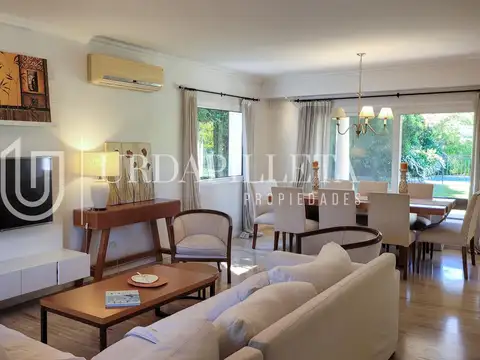 Casa 6 ambientes con 3 baños