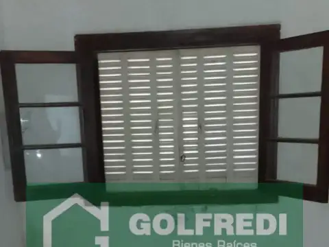 Casa 5 ambientes con 2 baños