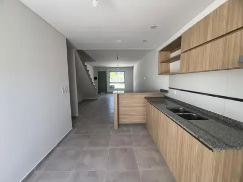 Depto Tipo Casa en Venta en Ituzaingó Norte, USD 130.000