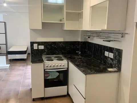 Romulo Naon 3500, Piso PB
