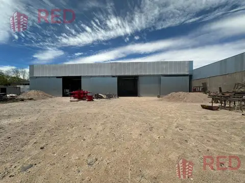 Alquiler de Galpón  en Neuquén  PIN Oeste sobre Calle Principal