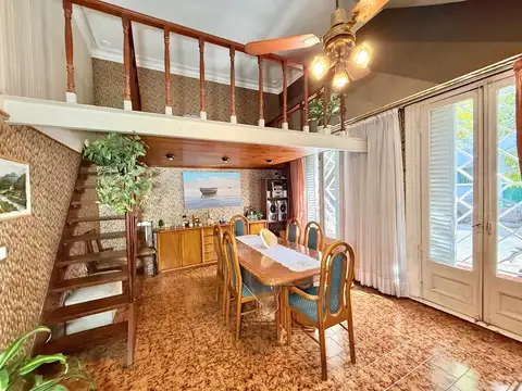 Depto Tipo Casa en Venta de 5 ambientes