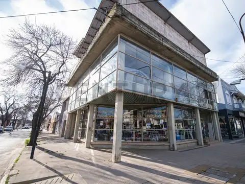 Rivadavia 400, Piso 0