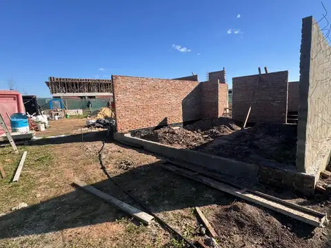 Casa 6 ambientes con 4 baños