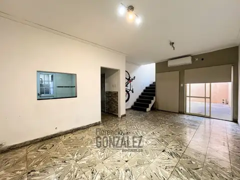 PH 4 AMBIENTES. PATIO Y TERRAZA. A MTS POLO GASTRONOMICO
