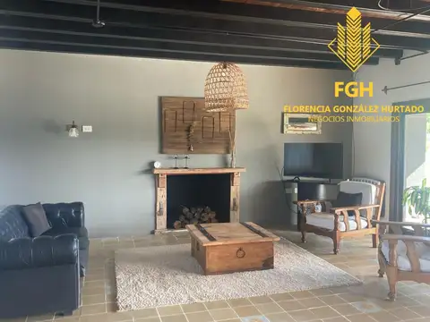 Casa 6 ambientes con 2 baños