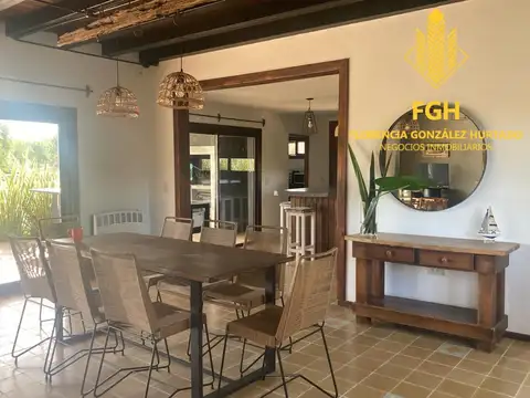 Casa en Venta con 2 cocheras