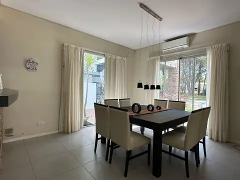 Casa 6 ambientes con 3 baños