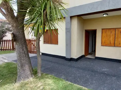 Avenida 2 e/ Paseo 144 y 145