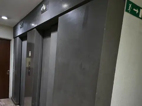 Oficina en Alquiler con 1 cochera