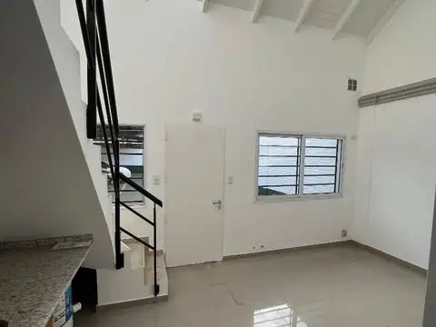 Del Valle Iberlucea 5214 , Piso pb