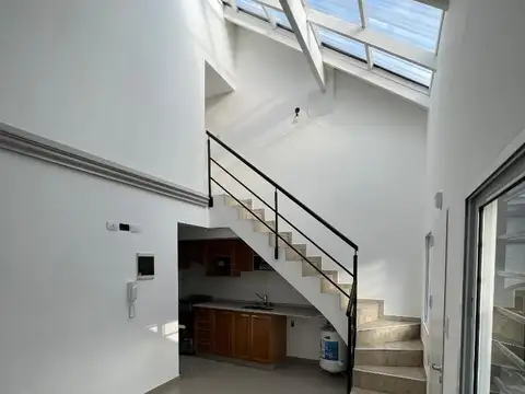 Alquiler, 3 amb tipo duplex, 2 baños, interno. Opc cochera