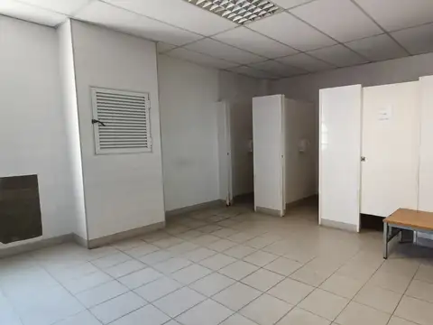 Galpón 450m² en 1er piso dentro Polo Industrial en Florida Oeste
