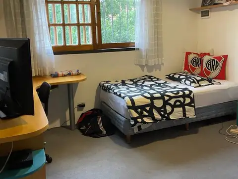 MUY BUENA CASA EN VENTA MARTINEZ APTO COMERCIAL, MUY BUEN ESTADO