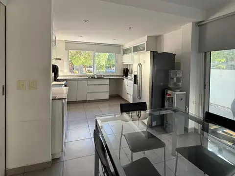 Casa en Alquiler de 4 dormitorios