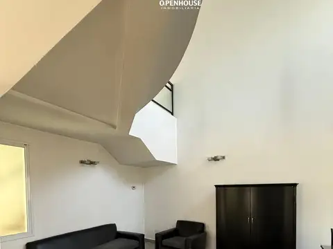 Casa en Alquiler con 1 cochera