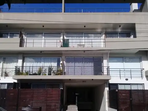 EXCELENTE DPTO 2 AMB. CONTRA FRENTE DE 50 MTS2.
