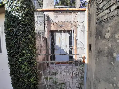 Casa 2 ambientes con 1 baño