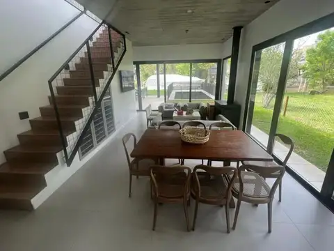 Casa Alquiler Temporario con vista y salida al Río