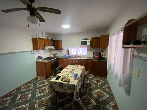 Casa 5 ambientes con 2 baños