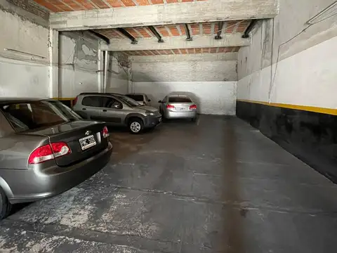 Galpón de 9 x 25 con monoambiente divisible en planta alta - Wilde