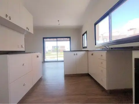 Casa en venta en Barrio Cerrado Nativas- Puertos en Escobar a estrenar ! --